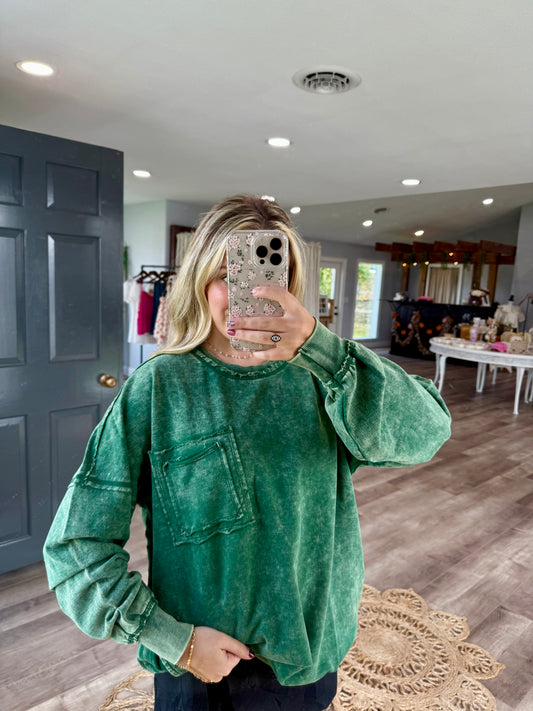 OUT LIKE THAT PULLOVER GREEN